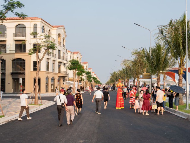Royal Boulevard: Nơi dòng tiền bền vững và chất sống thượng lưu cùng thăng hoa - Ảnh 1.